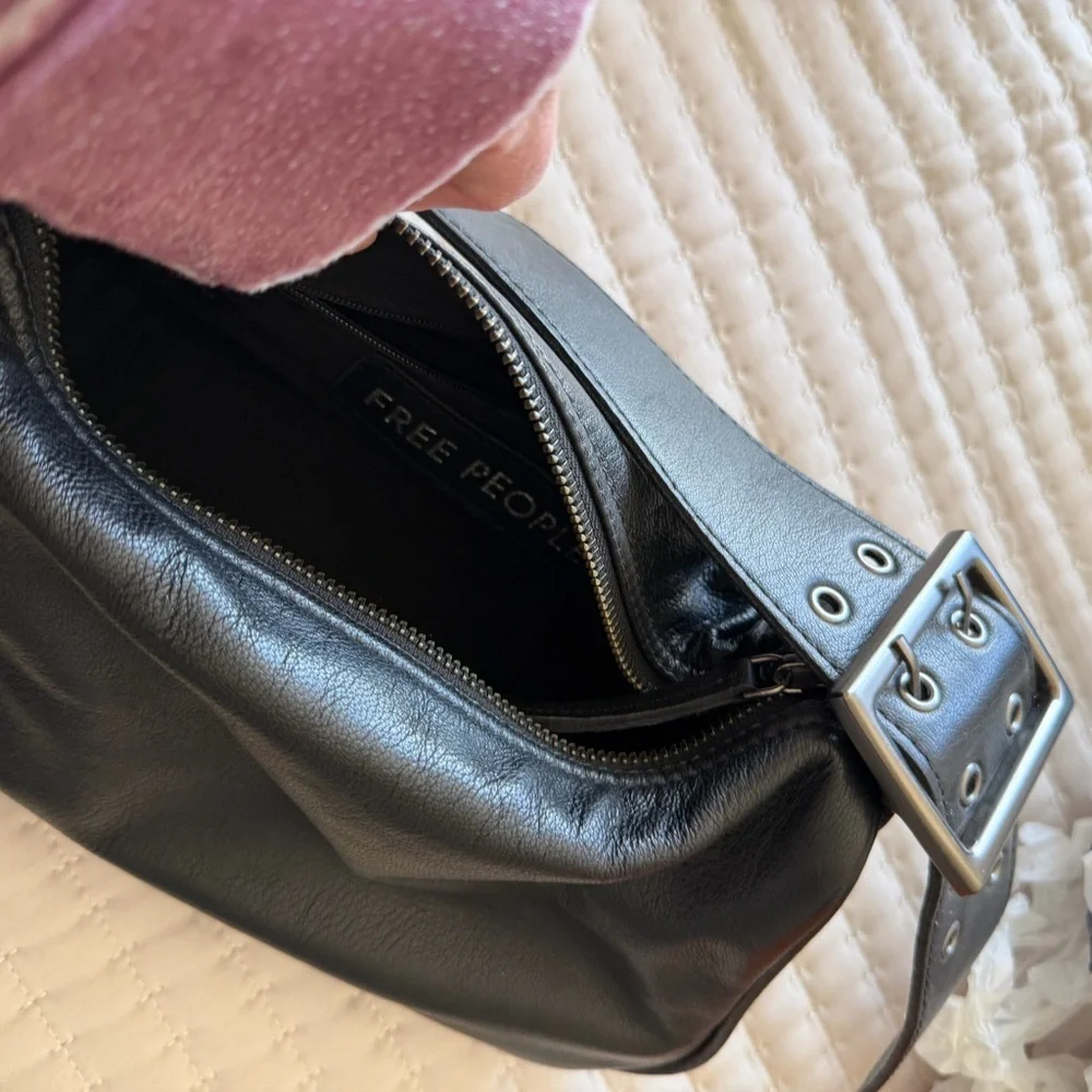 Free People Black Leather Belt Bag - Picture 4 of 4